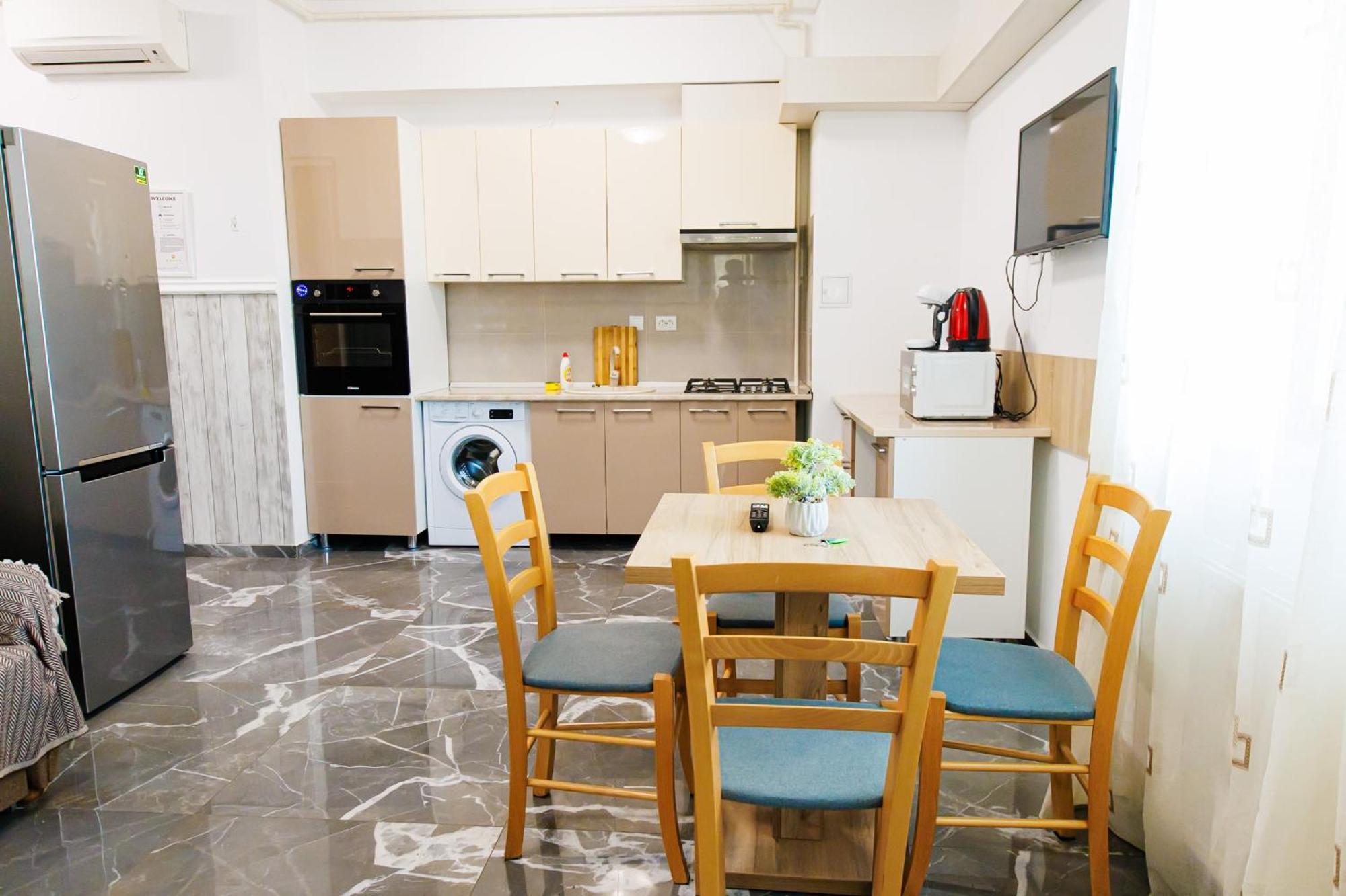 Luxury Lazar Towers Palas Mall Area Iasi Exterior photo