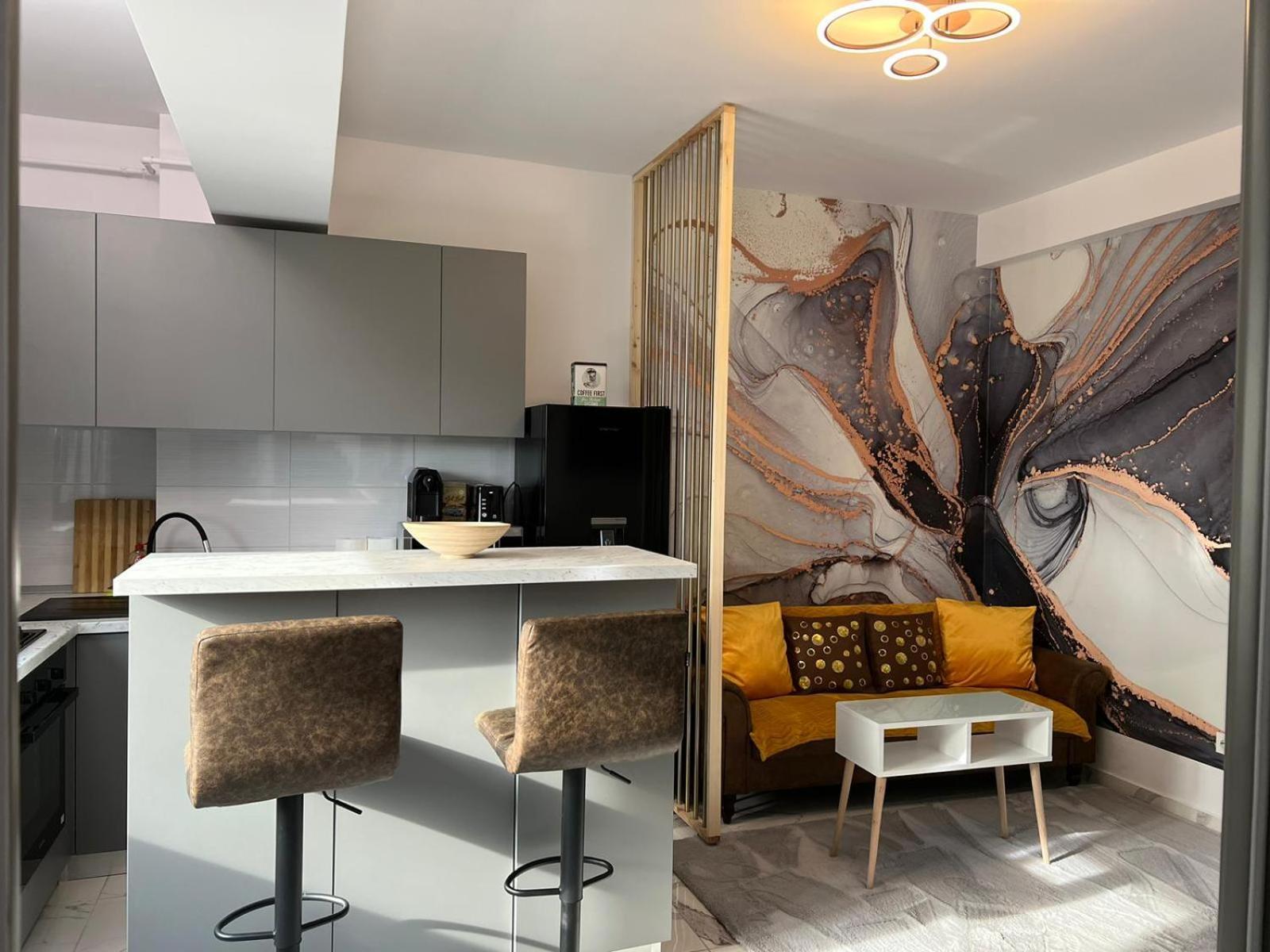 Luxury Lazar Towers Palas Mall Area Iasi Exterior photo